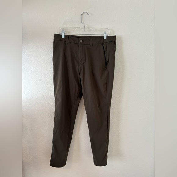 lululemon athletica Men's olive green pants ‘39 - Picture 1 of 4